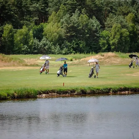 Golf W Sobieniach * Sobienie Jeziory