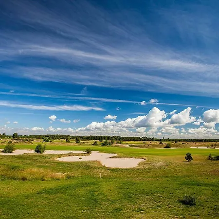 Golf W Sobieniach דירה Sobienie Jeziory